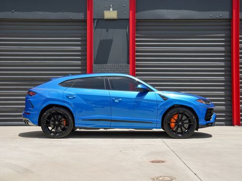 Used 2020 Lamborghini Urus AWD/4WD image 13
