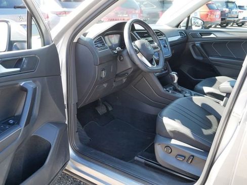 Certified 2023 Volkswagen Tiguan SE AWD/4WD image 12