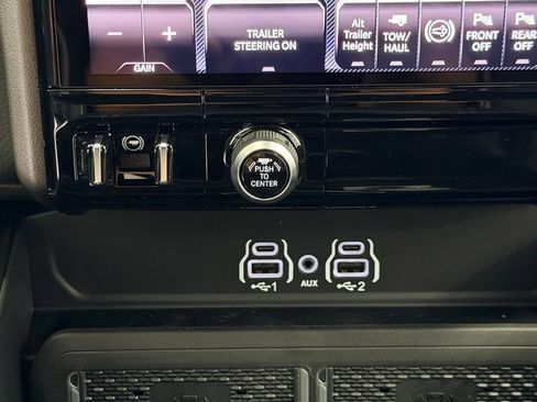 New 2026 RAM 2500 Laramie AWD/4WD image 12