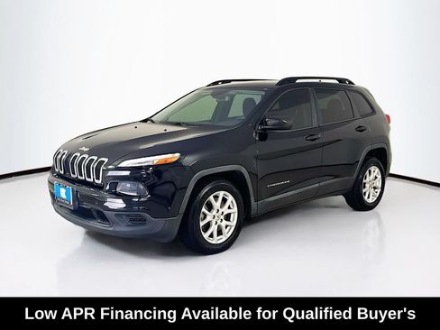 Used 2016 Jeep Cherokee Sport FWD image 3