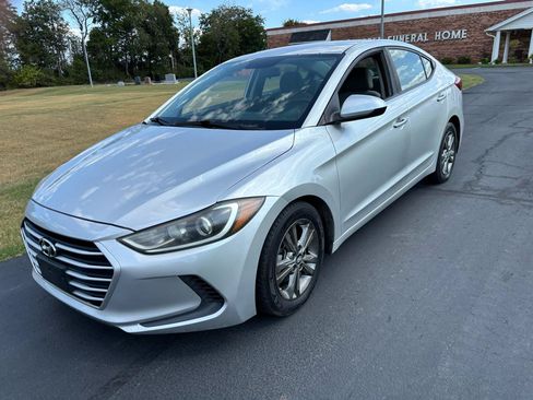 Used 2017 Hyundai Elantra SE FWD image 5