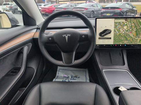 Used 2023 Tesla Model 3 Standard Range image 13