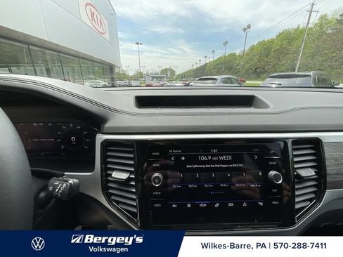 Used 2023 Volkswagen Atlas Cross Sport SE w/ Black Wheel Package AWD/4WD image 9