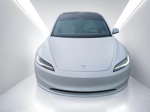 Used 2025 Tesla Model 3 Long Range RWD image 3
