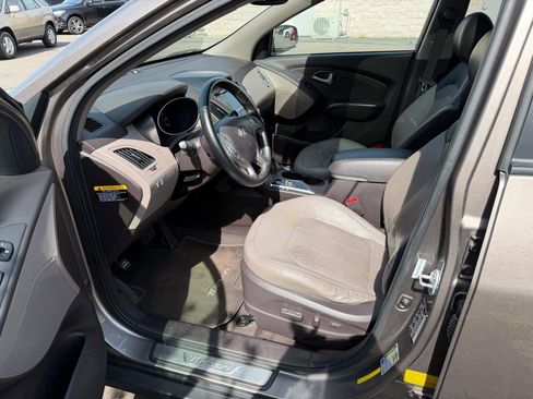 Used 2011 Hyundai Tucson Limited w/ Premium Pkg 3 image 6