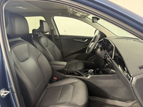 Used 2025 Kia Niro Wave w/ Wave Preserve Package FWD image 10
