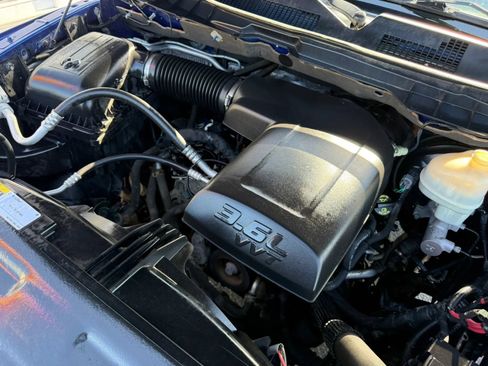 Used 2015 RAM 1500 Express AWD/4WD image 41