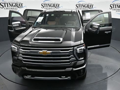 Used 2024 Chevrolet Silverado 2500 High Country w/ High Country Premium Package AWD/4WD image 35