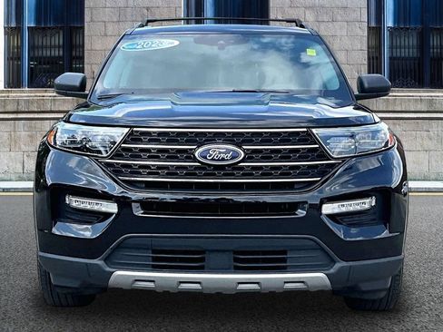 Used 2023 Ford Explorer XLT w/ Equipment Group 202A AWD/4WD image 3