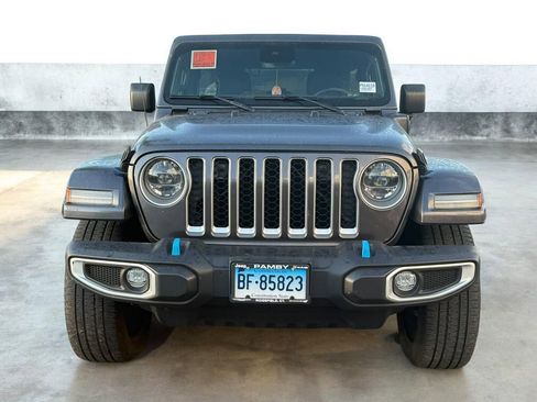 Used 2022 Jeep Wrangler Unlimited Sahara w/ Cold Weather Group image 11