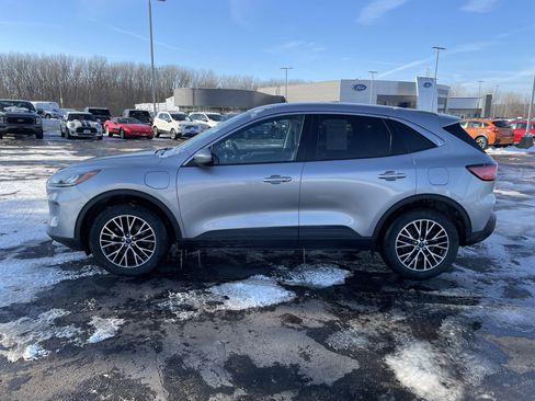 Used 2021 Ford Escape SE w/ Convenience Package image 2