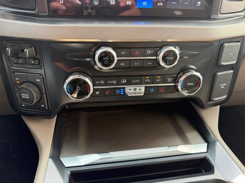 Certified 2026 Ford F250 Platinum w/ Platinum Plus Package AWD/4WD image 25