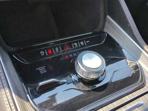 Used 2023 Jeep Wagoneer L Series II image 13