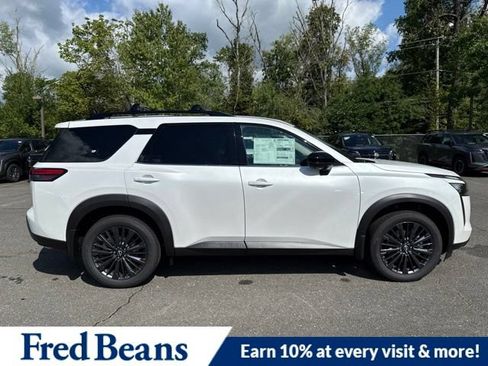 New 2026 Nissan Pathfinder SL w/ SL Premium Package AWD/4WD image 11