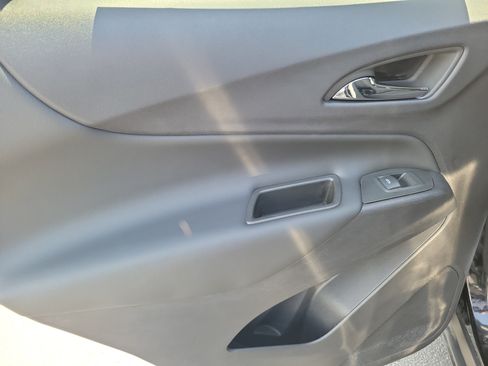 Used 2024 Chevrolet Equinox LT FWD image 9