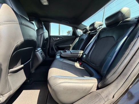 Used 2016 Chrysler 200 S w/ Comfort Group FWD image 21