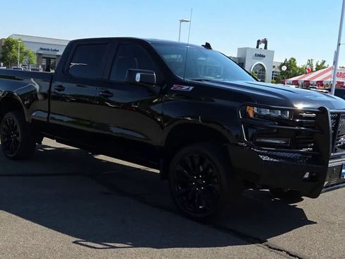 Used 2020 Chevrolet Silverado 1500 LT Trail Boss AWD/4WD image 2