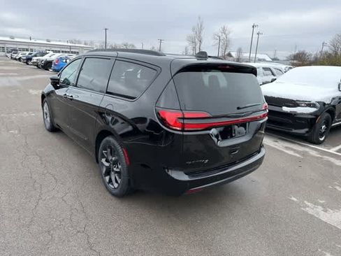 New 2026 Chrysler Pacifica Select image 17