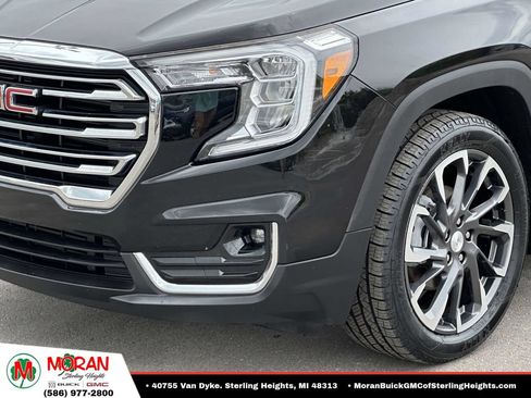 Certified 2024 GMC Terrain SLT FWD image 8