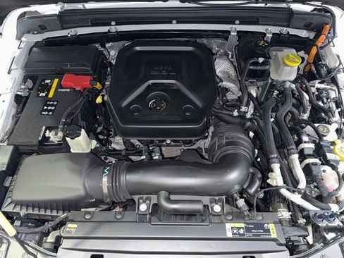 Used 2024 Jeep Wrangler High Altitude image 11