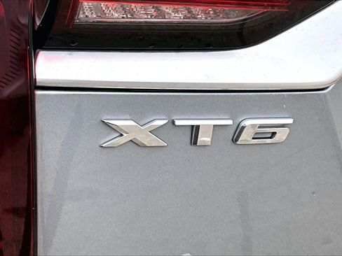 Used 2024 Cadillac XT6 Premium Luxury image 18