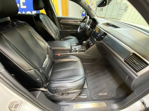 Used 2020 Volkswagen Atlas Cross Sport SEL Premium AWD/4WD image 28
