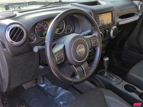 Used 2016 Jeep Wrangler Unlimited Sahara w/ Connectivity Group image 10