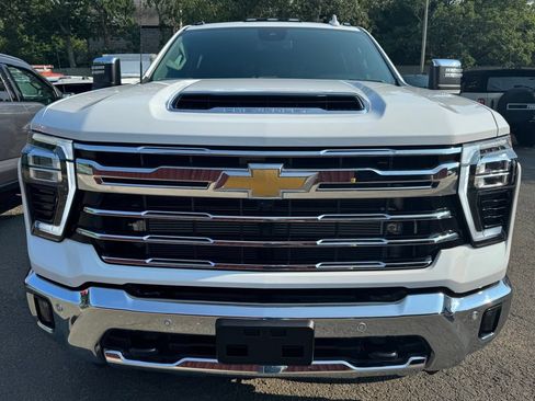 Used 2026 Chevrolet Silverado 3500 LTZ w/ LTZ Plus Package AWD/4WD image 3