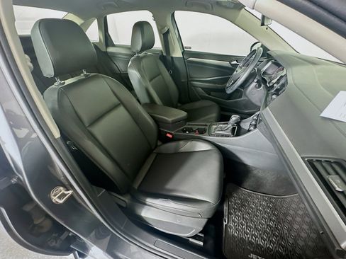 Used 2019 Volkswagen Jetta SE w/ Cold Weather Package FWD image 30