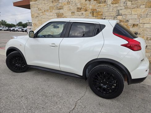 Used 2013 Nissan Juke SV FWD image 3