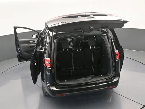 Used 2024 Chrysler Pacifica Limited w/ S Appearance Package image 77