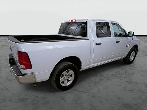 Used 2022 RAM 1500 Classic SLT w/ Electronics Group AWD/4WD image 3