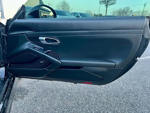 Used 2016 Porsche Cayman image 31