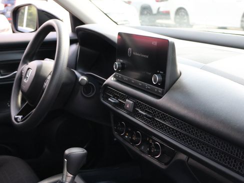 Used 2025 Honda HR-V LX image 10