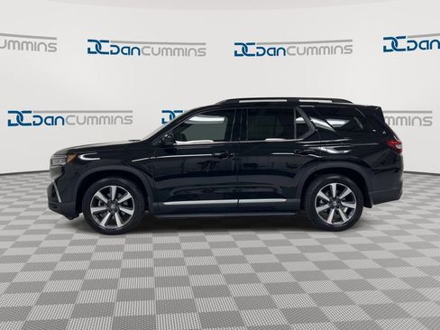 Used 2024 Honda Pilot Touring image 5