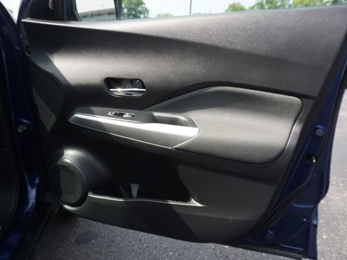 Used 2019 Nissan Kicks SV FWD image 25