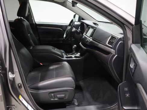 Used 2017 Toyota Highlander Limited w/ Protection Package #3 AWD/4WD image 22