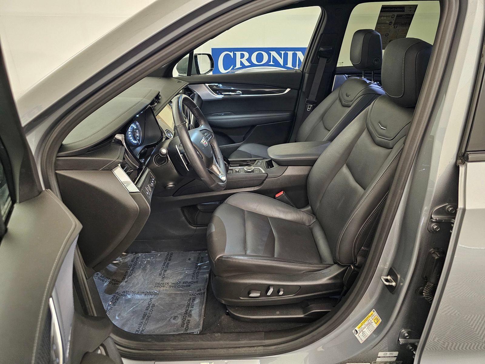 Used 2024 Cadillac XT6 Sport w/ Technology Package AWD/4WD image 4