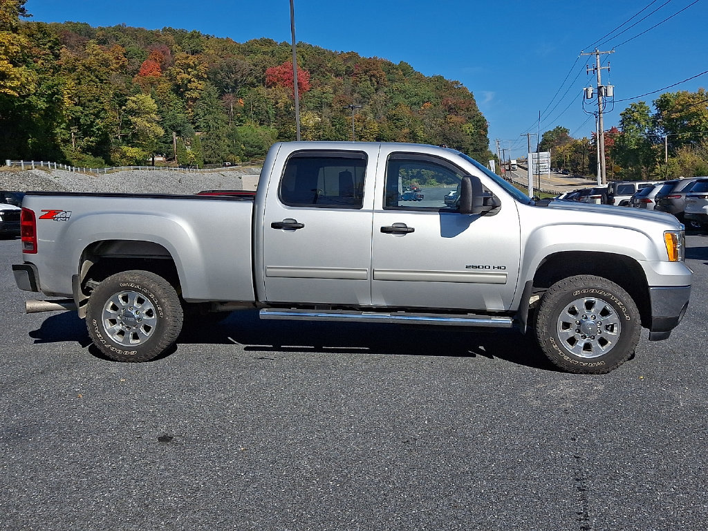 Used 2012 GMC Sierra 2500 SLE w/ SLE Preferred Package AWD/4WD image 9