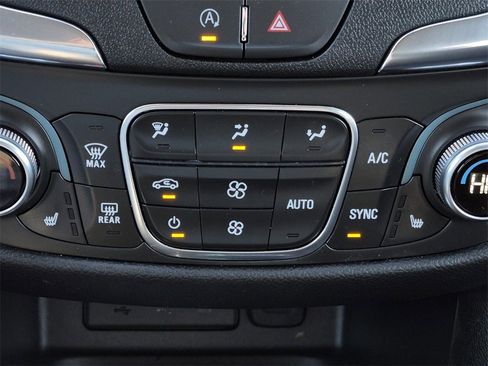 Used 2023 Chevrolet Equinox LT image 25