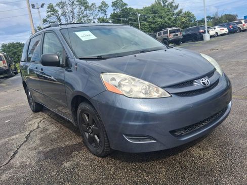 Used 2008 Toyota Sienna LE FWD image 3