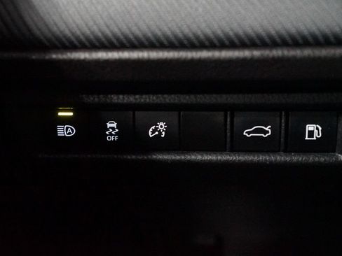 Used 2025 Toyota Camry SE FWD image 25