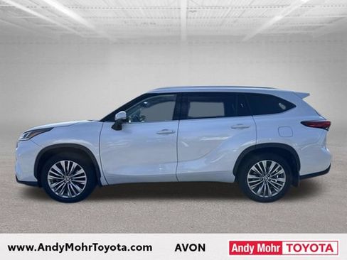 Used 2023 Toyota Highlander Platinum AWD/4WD image 5