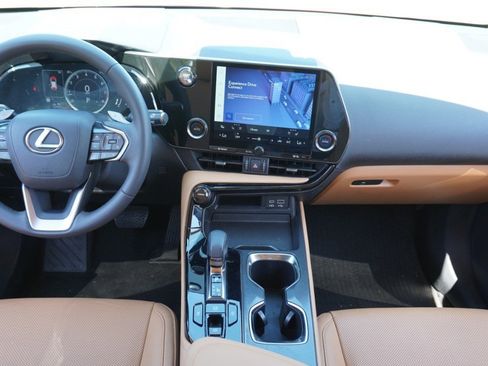 Used 2024 Lexus NX 250 FWD w/ Towing Package (2000 Lbs) image 28
