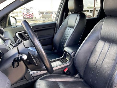 Used 2019 Land Rover Discovery Sport HSE image 18