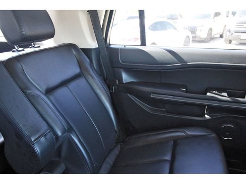 Certified 2022 Ford Expedition XLT image 15