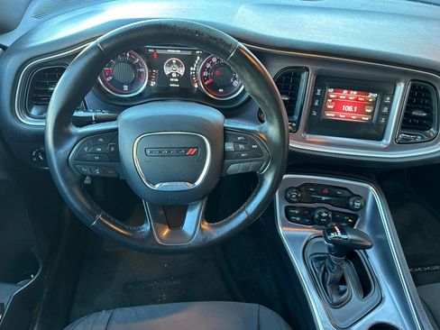 Used 2016 Dodge Challenger SXT image 18