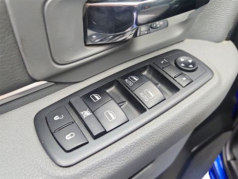 Used 2018 RAM 1500 Outdoorsman image 16