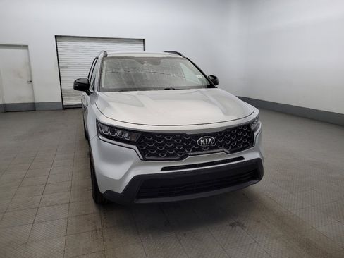 Used 2021 Kia Sorento S image 14