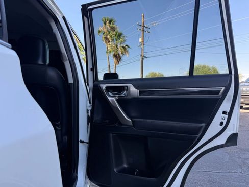 Used 2017 Lexus GX 460 w/ Navigation Package AWD/4WD image 34